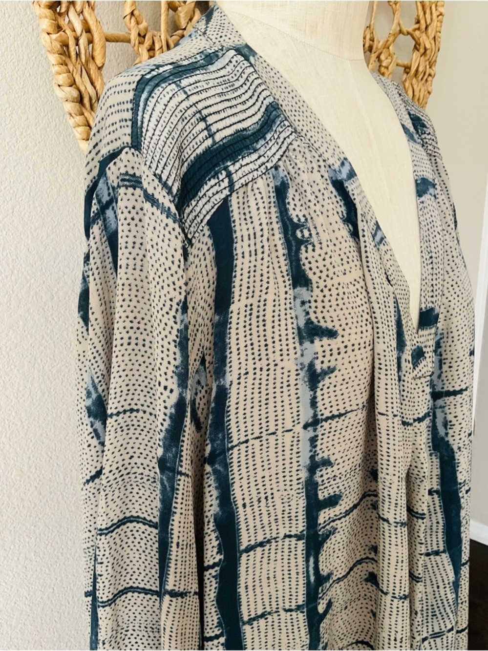 NWT Tolani Blue and Cream 100% Silk Printed V-Neck Blouse. Size 2X ( runs big).